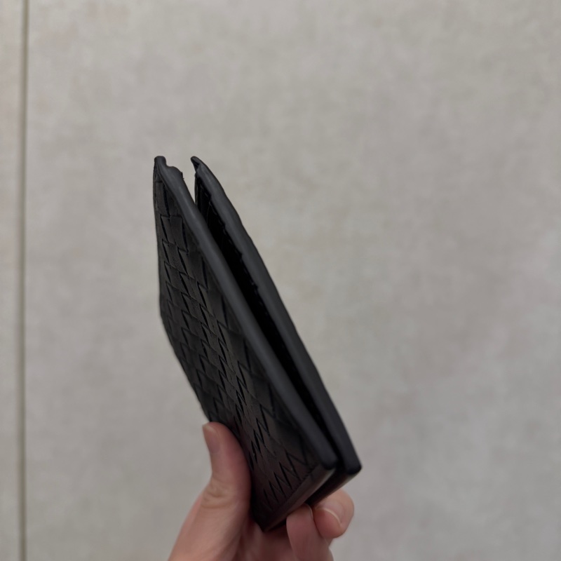 BV 黑羊皮小編織對開4卡短夾-1