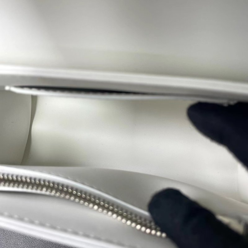 LV 芯片款 白雪公主磨砂金屬扣小號 牛皮twist 帶手提款 肩帶可拆卸 18.5*14*8.5 99新配件鏡子 塵袋 盒子-8