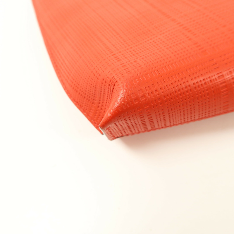 LOEWE 牛皮皮革T Pouch小袋-11