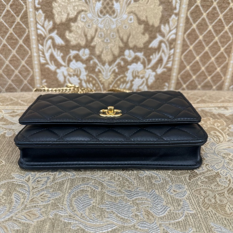 Chanel 黑羊皮霧金釦山茶花調節釦下蓋Woc斜背包AP3297-4