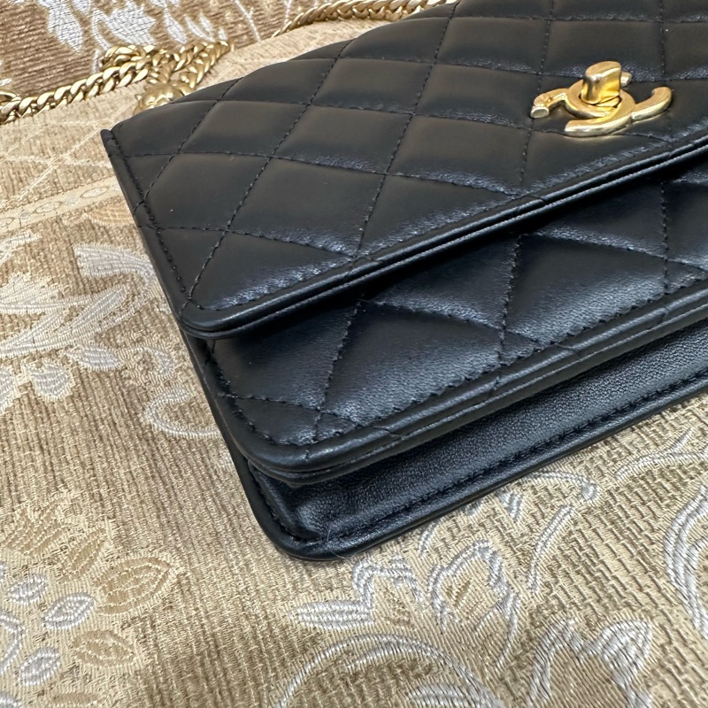 Chanel 黑羊皮霧金釦山茶花調節釦下蓋Woc斜背包AP3297-5