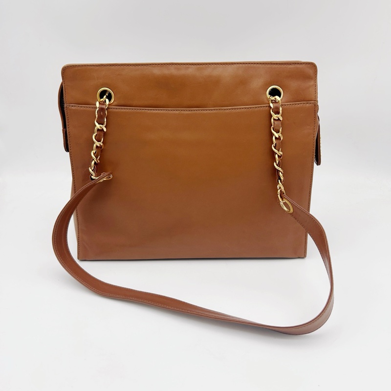 「JL精品代購」香奈兒金棕色羊皮外縫大logo單肩奶粉托特包-2