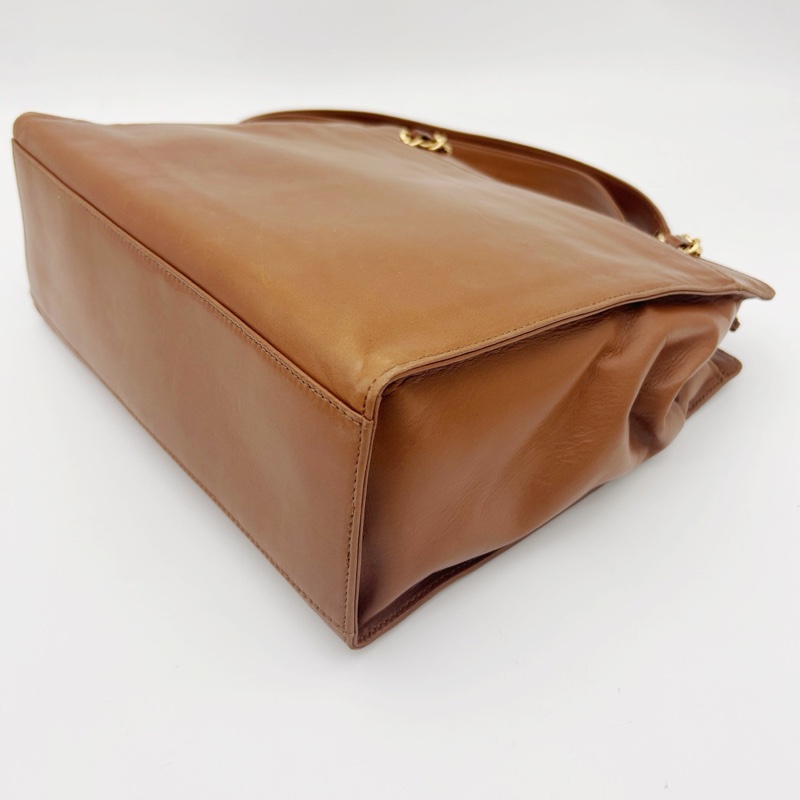 「JL精品代購」香奈兒金棕色羊皮外縫大logo單肩奶粉托特包-11