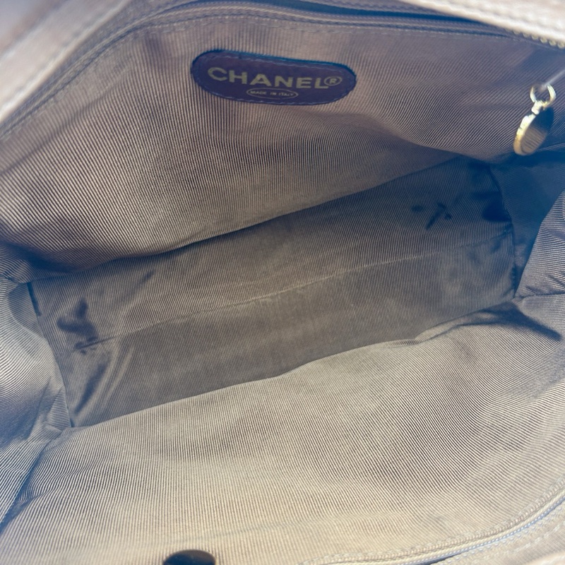 「JL精品代購」香奈兒金棕色羊皮外縫大logo單肩奶粉托特包-13