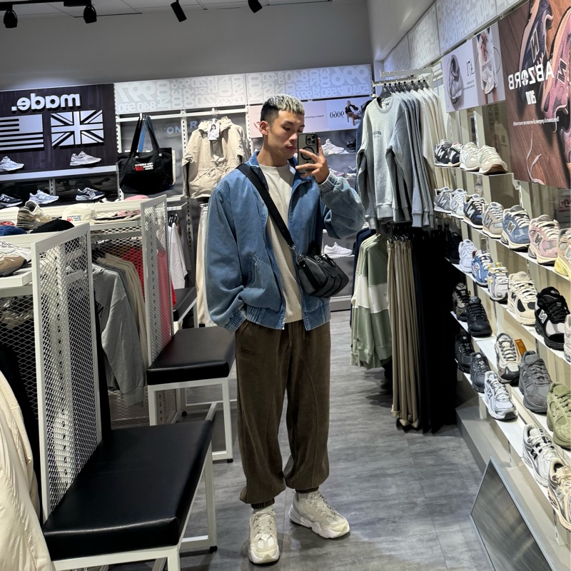 Louis Vuitton Keepall 25 黑灰老花帆布包-4