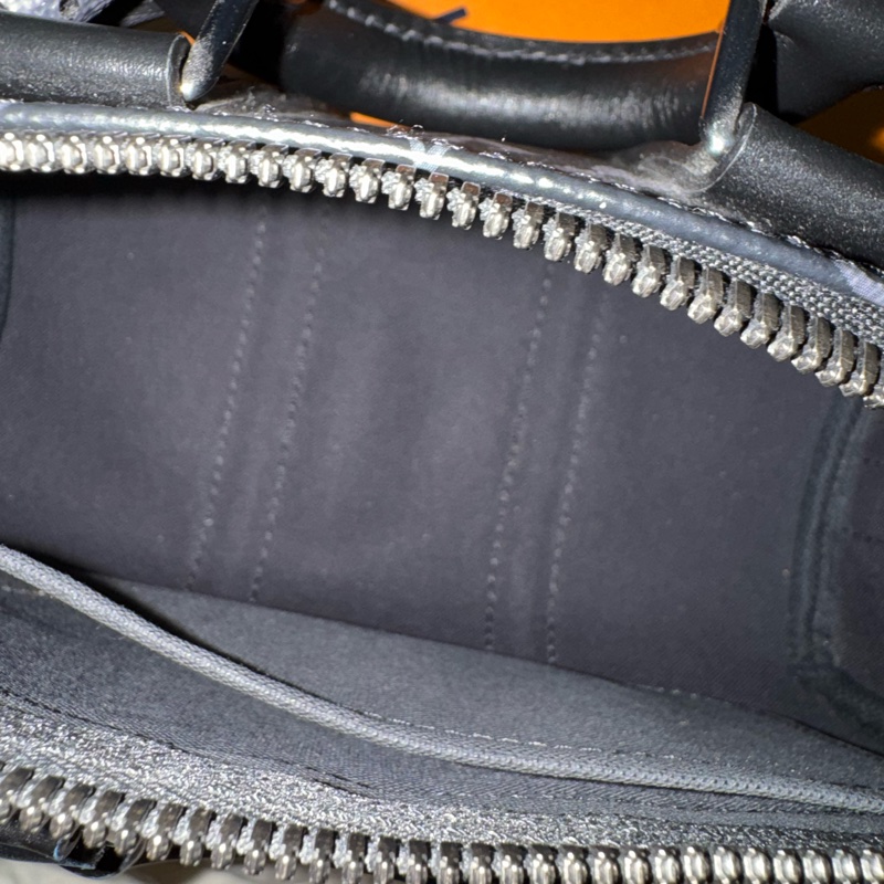 Louis Vuitton Keepall 25 黑灰老花帆布包-12