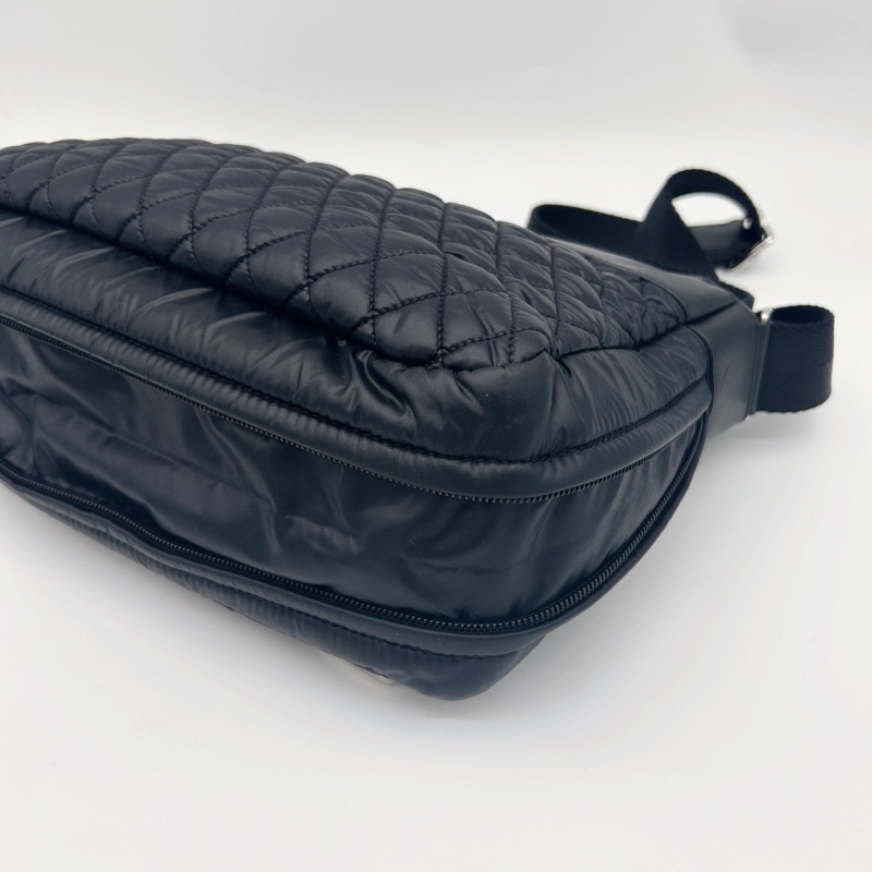 「JL精品代購」香奈兒男女通用黑銀羽絨拼皮運動郵差包 可斜挎/單肩-11