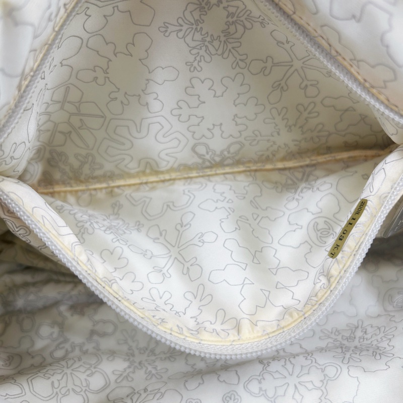 「JL精品代購」香奈兒男女通用黑銀羽絨拼皮運動郵差包 可斜挎/單肩-15