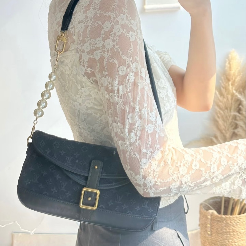 LV 單寧牛仔腋下包-2