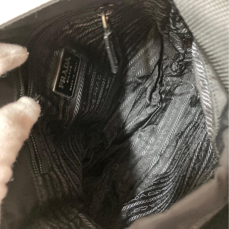 Prada 經典降落傘布面小書包/郵差包(附保卡)-10