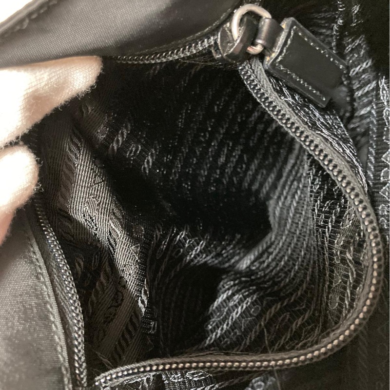 Prada 經典降落傘布面小書包/郵差包(附保卡)-11