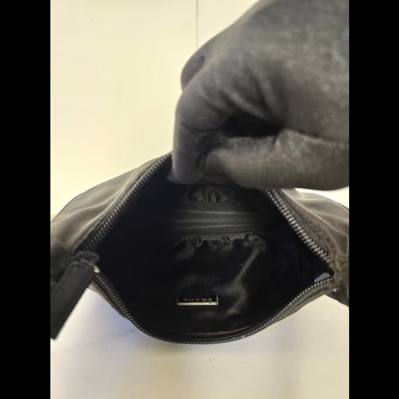 【LA LUNE】中古二手包 Prada黑色Hobo流浪腋下包 單肩包 側背包 側揹包 小包-7