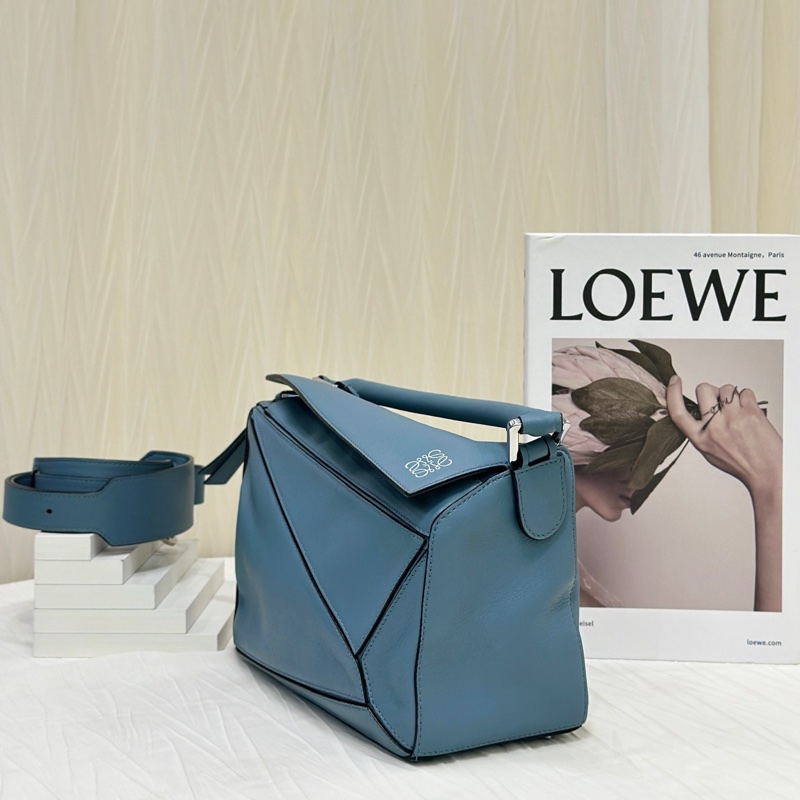 Loewe羅意威霧霾藍Puzzle小號幾何包-1