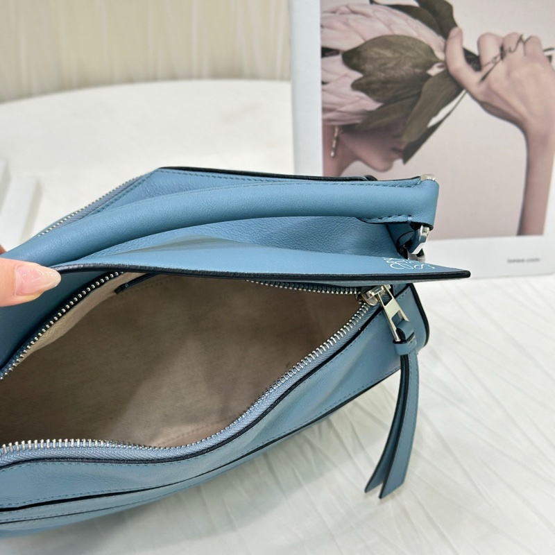 Loewe羅意威霧霾藍Puzzle小號幾何包-5