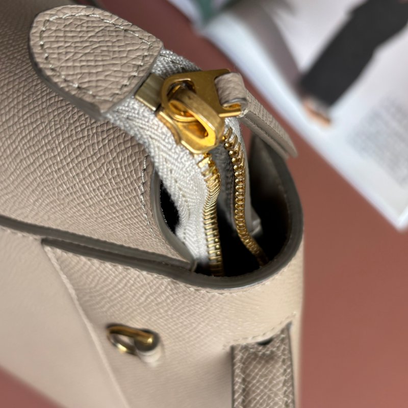 停產絕版::CELINE:: Nano Belt Bag 兩用手提斜背鯰魚包(淺灰褐色)-23