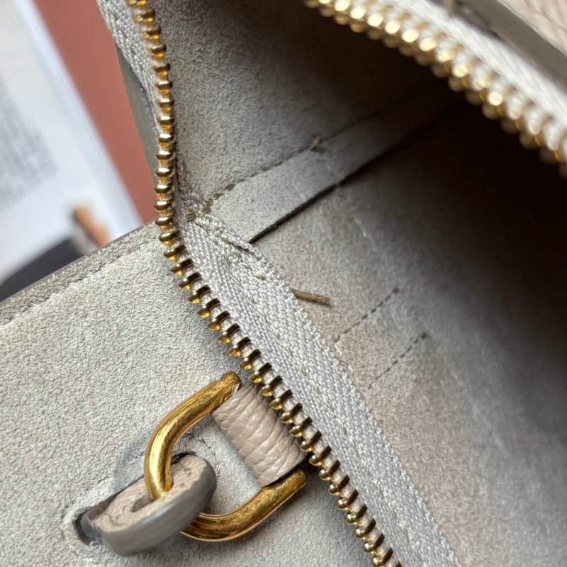 停產絕版::CELINE:: Nano Belt Bag 兩用手提斜背鯰魚包(淺灰褐色)-35