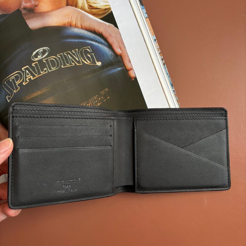 ::Louis Vuitton:: LV M62901 Multiple 壓紋對開短夾 男用 錢包-2