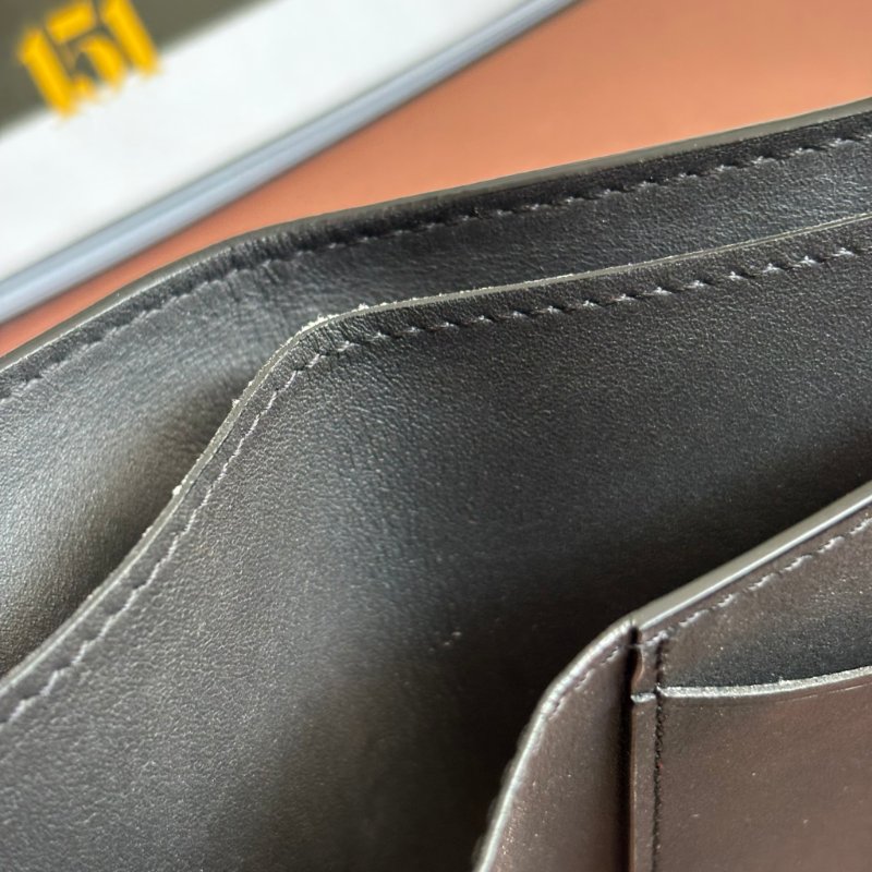 ::Louis Vuitton:: LV M62901 Multiple 壓紋對開短夾 男用 錢包-15