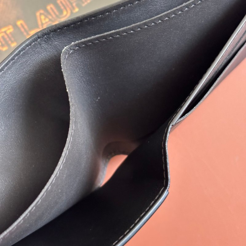 ::Louis Vuitton:: LV M62901 Multiple 壓紋對開短夾 男用 錢包-16