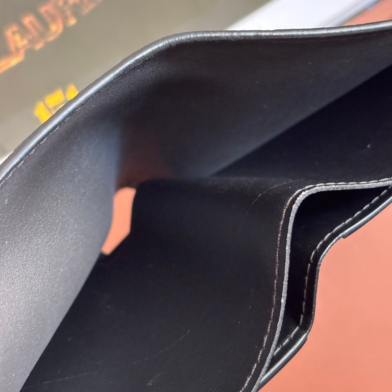 ::Louis Vuitton:: LV M62901 Multiple 壓紋對開短夾 男用 錢包-17