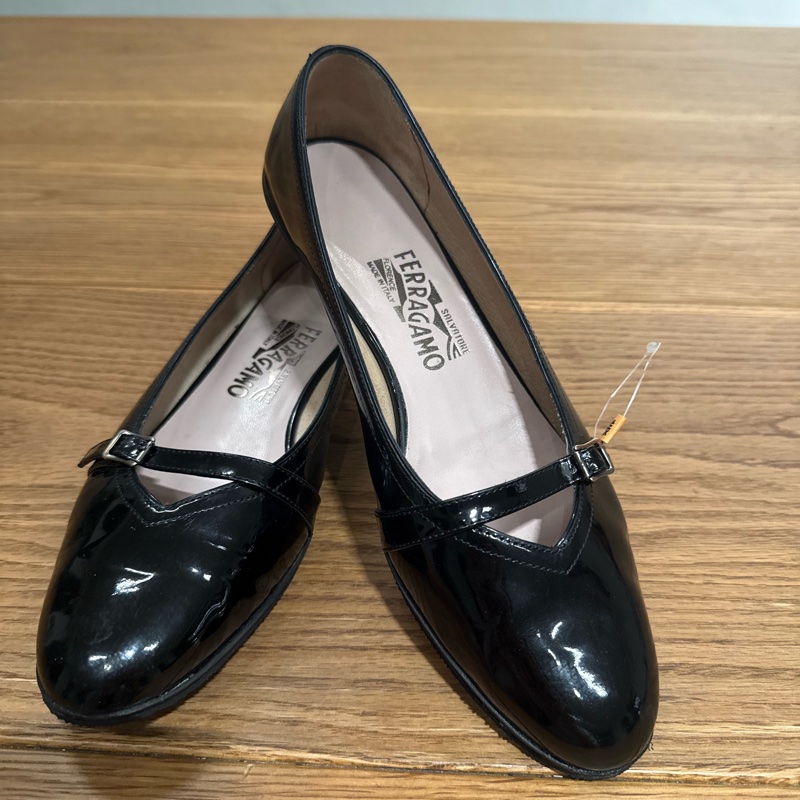 Salvatore Ferragamo US71/2-0