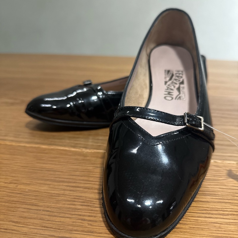 Salvatore Ferragamo US71/2-4