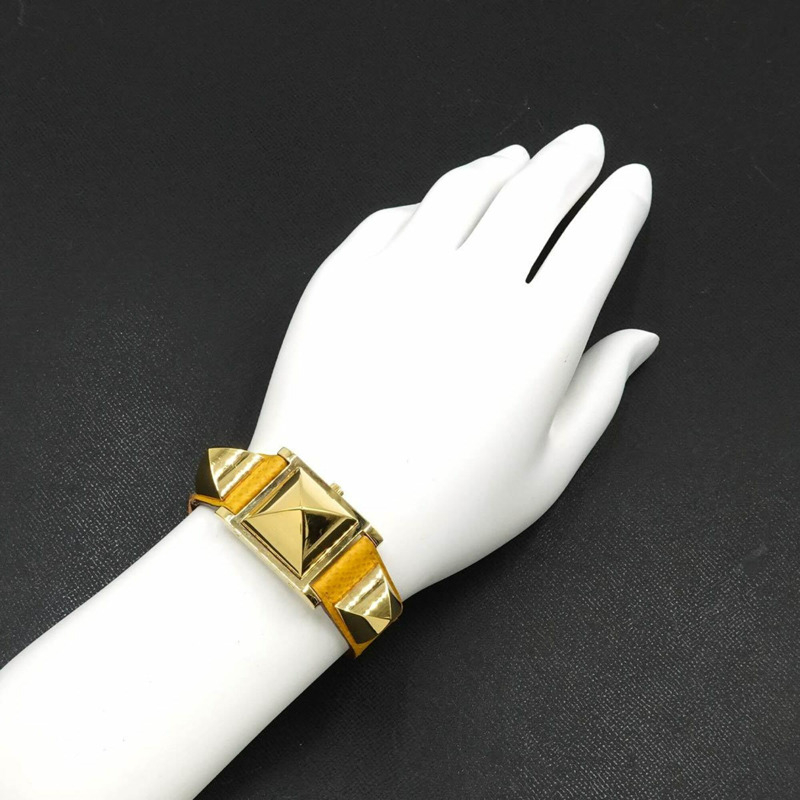 愛馬仕 Medor 女士腕錶，金字塔設計，金色鉚釘，白色和黃色皮革錶帶，石英機芯。-3