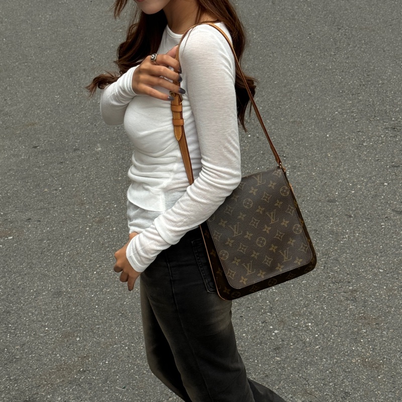 (99新閒置) LV 經典老花 王菲包 肩背斜背包 【專櫃10.3萬】-15