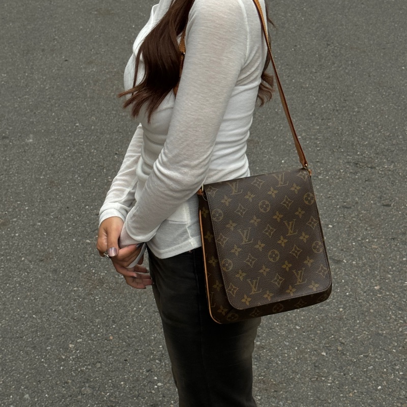 (99新閒置) LV 經典老花 王菲包 肩背斜背包 【專櫃10.3萬】-16