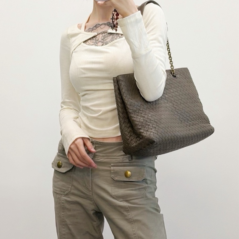 「JL精品代購」bottega veneta BV大象灰編織鏈條單肩托特包-1