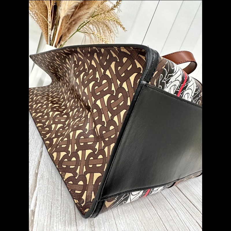 經典英倫風的 Burberry 托特包-3