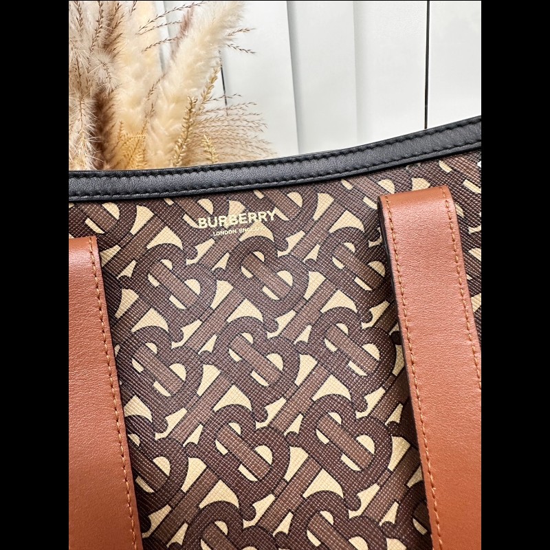 經典英倫風的 Burberry 托特包-9