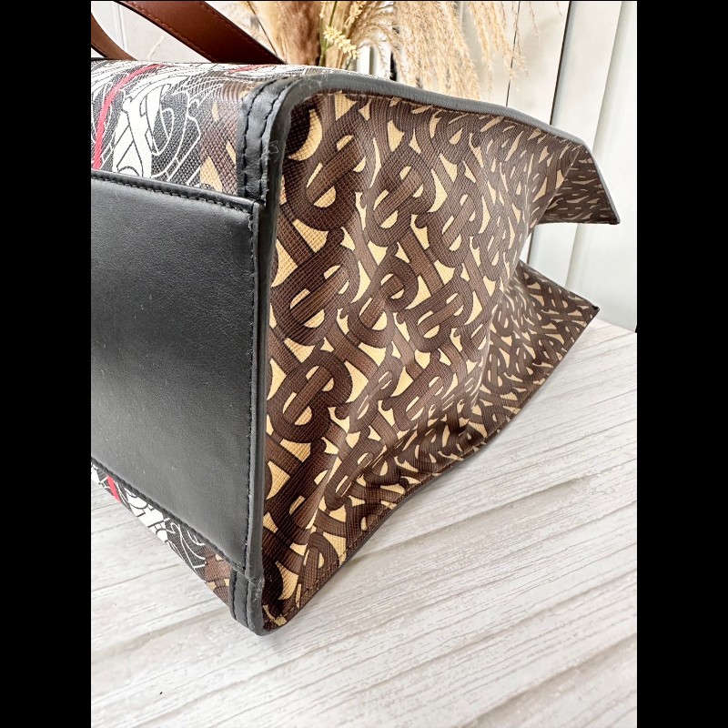 經典英倫風的 Burberry 托特包-10