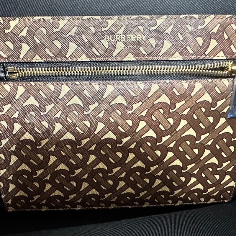 經典英倫風的 Burberry 托特包-15