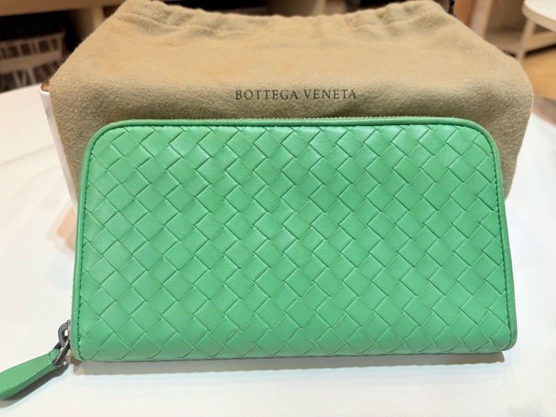 Bottega Veneta 淺綠長夾 二手狀況好(有防塵袋沒盒子)-1