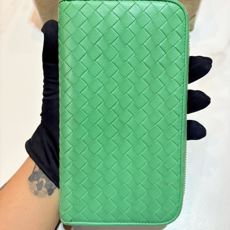 Bottega Veneta 淺綠長夾 二手狀況好(有防塵袋沒盒子)-11
