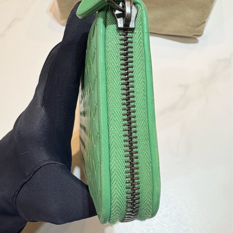 Bottega Veneta 淺綠長夾 二手狀況好(有防塵袋沒盒子)-12