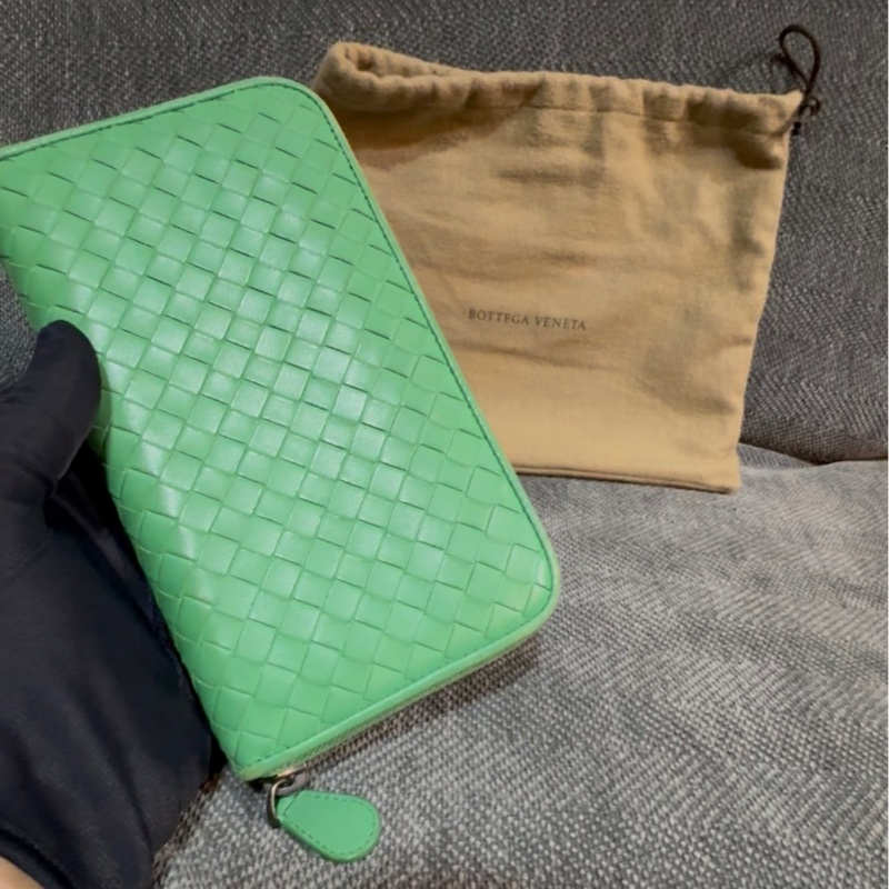 Bottega Veneta 淺綠長夾 二手狀況好(有防塵袋沒盒子)-17