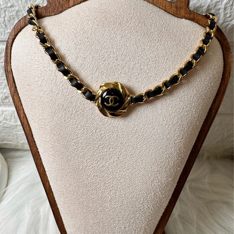 Chanel 22A 山茶花印章皮穿鍊項鍊-5