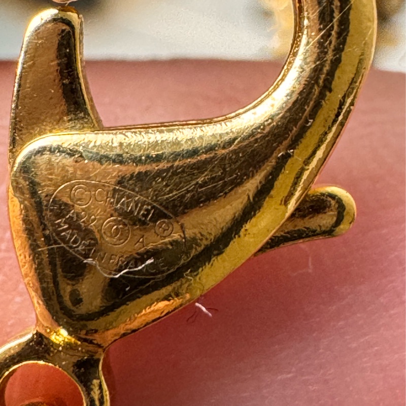 Chanel 22A 山茶花印章皮穿鍊項鍊-9