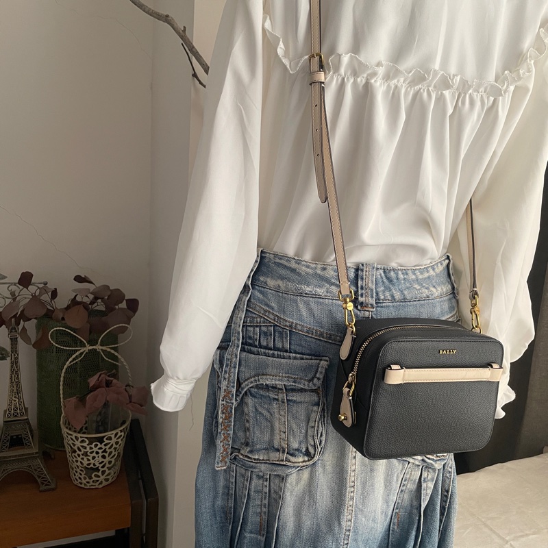 Bally 相機包/豆腐包/18cm小方胖/方胖子/箱包/手機包🍄正品🍄況優🍄肩背/側背/斜背🍄不廢小包手機可入-0
