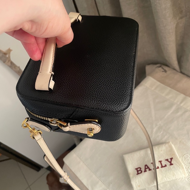 Bally 相機包/豆腐包/18cm小方胖/方胖子/箱包/手機包🍄正品🍄況優🍄肩背/側背/斜背🍄不廢小包手機可入-5