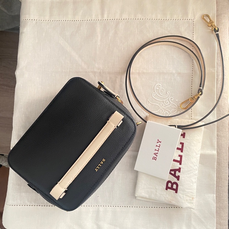 Bally 相機包/豆腐包/18cm小方胖/方胖子/箱包/手機包🍄正品🍄況優🍄肩背/側背/斜背🍄不廢小包手機可入-14