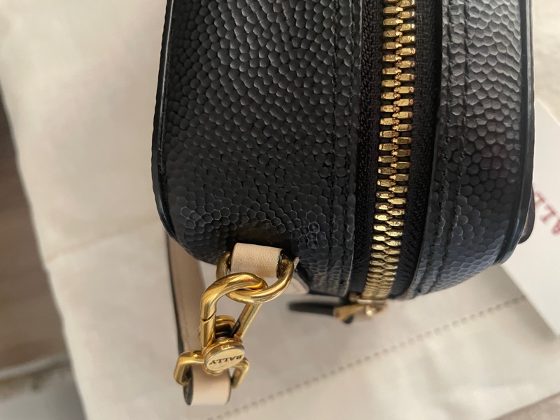 Bally 相機包/豆腐包/18cm小方胖/方胖子/箱包/手機包🍄正品🍄況優🍄肩背/側背/斜背🍄不廢小包手機可入-36