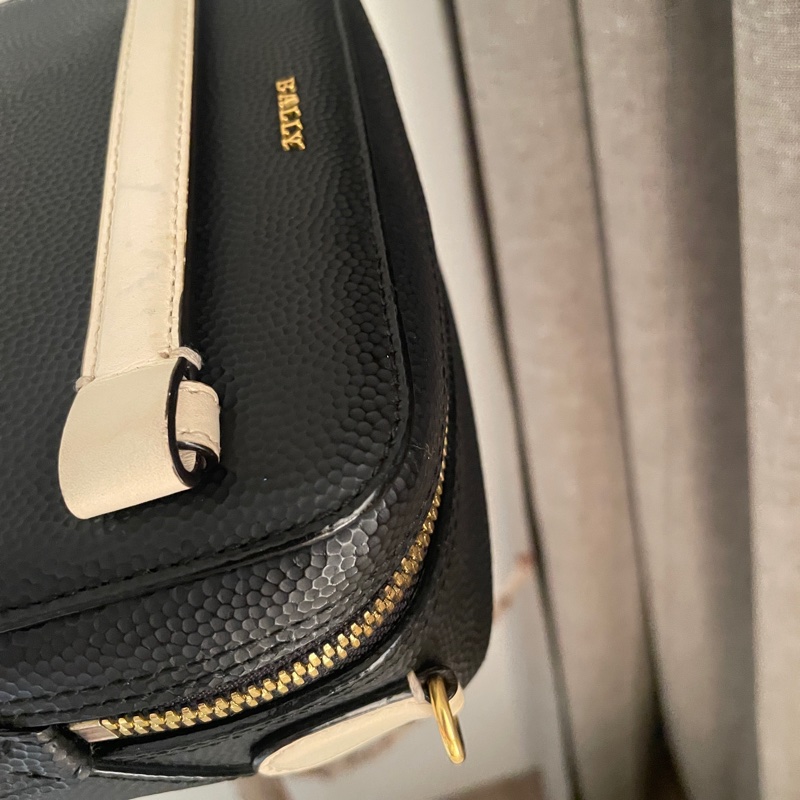 Bally 相機包/豆腐包/18cm小方胖/方胖子/箱包/手機包🍄正品🍄況優🍄肩背/側背/斜背🍄不廢小包手機可入-48