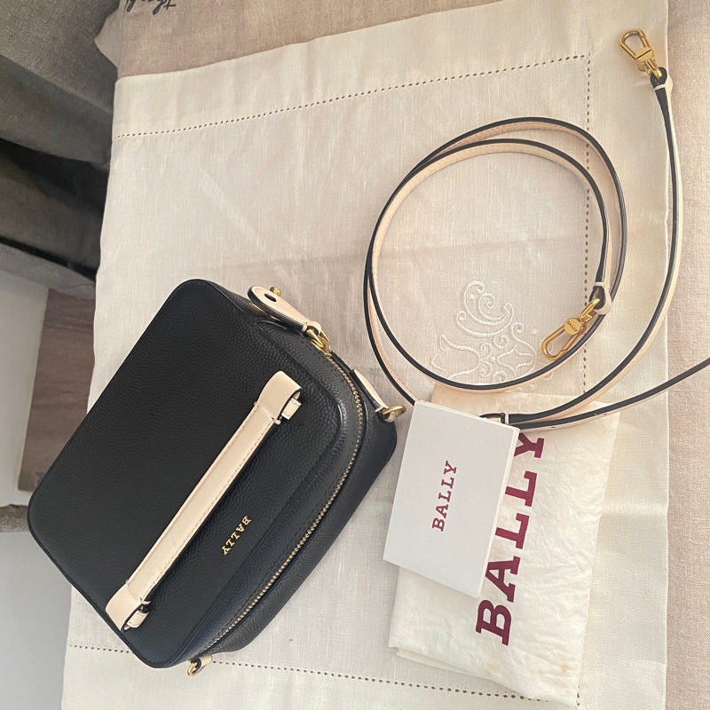Bally 相機包/豆腐包/18cm小方胖/方胖子/箱包/手機包🍄正品🍄況優🍄肩背/側背/斜背🍄不廢小包手機可入-57