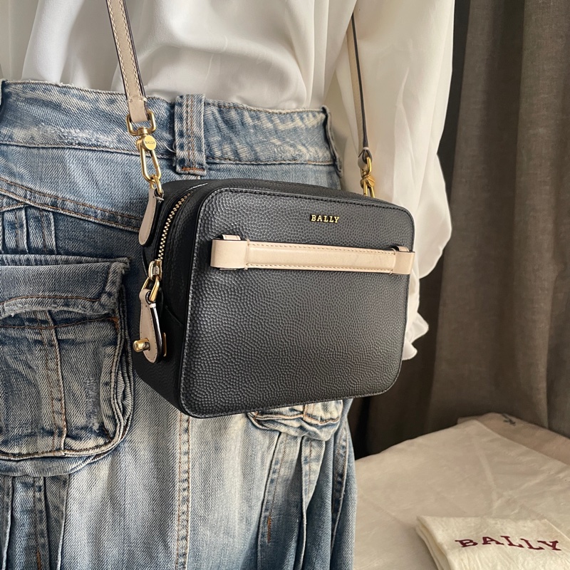 Bally 相機包/豆腐包/18cm小方胖/方胖子/箱包/手機包🍄正品🍄況優🍄肩背/側背/斜背🍄不廢小包手機可入-60