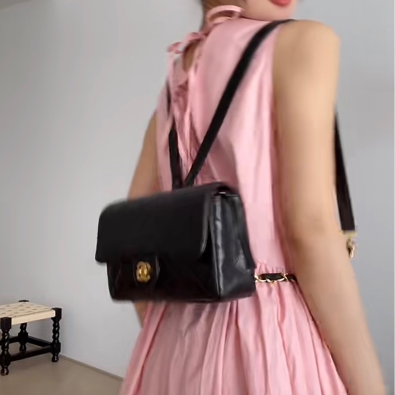 ChanelVintage cf雙肩後背包-1