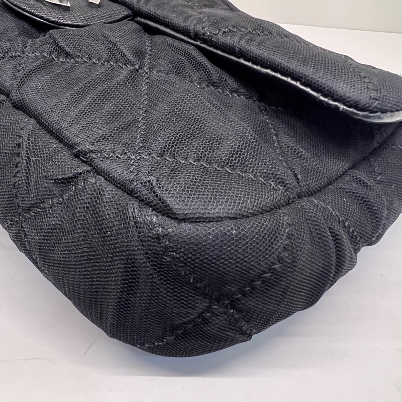 Chanel • 黑銀蕾絲科技布面尼龍Cf 25-5