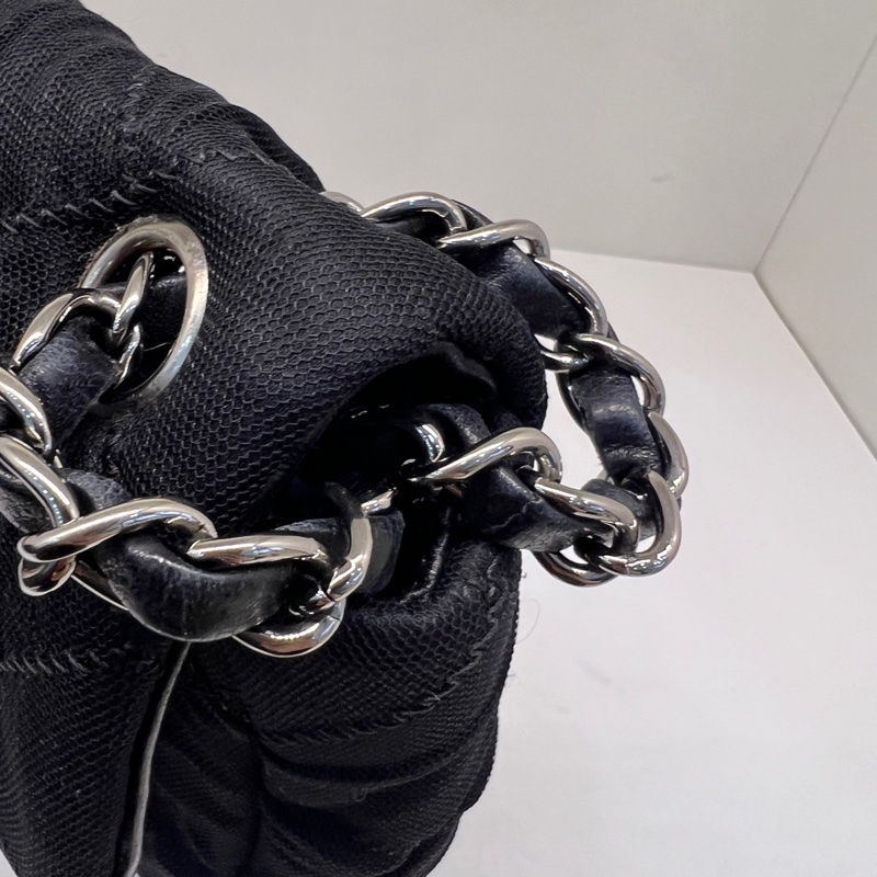 Chanel • 黑銀蕾絲科技布面尼龍Cf 25-7